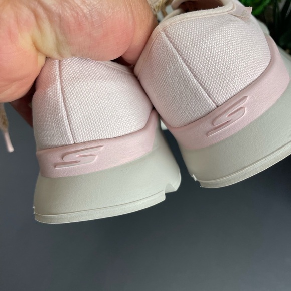 Skechers White Textured Athletic Shoes - Picture 3 of 5